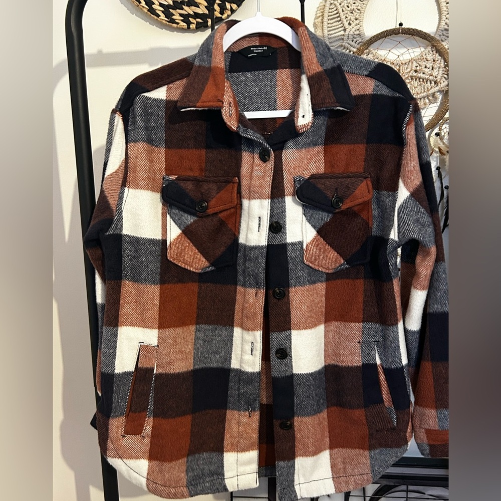 Women’s Shaket